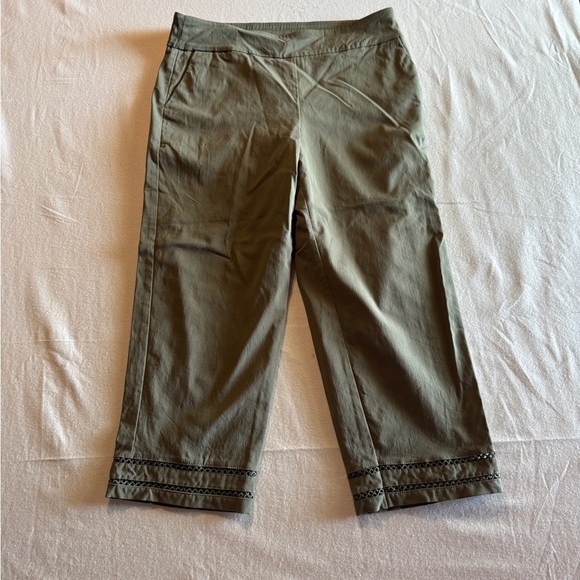 Allison Daily Women Size 14 Olive Green Cropped Pants with Black Trim - Picture 1 of 7